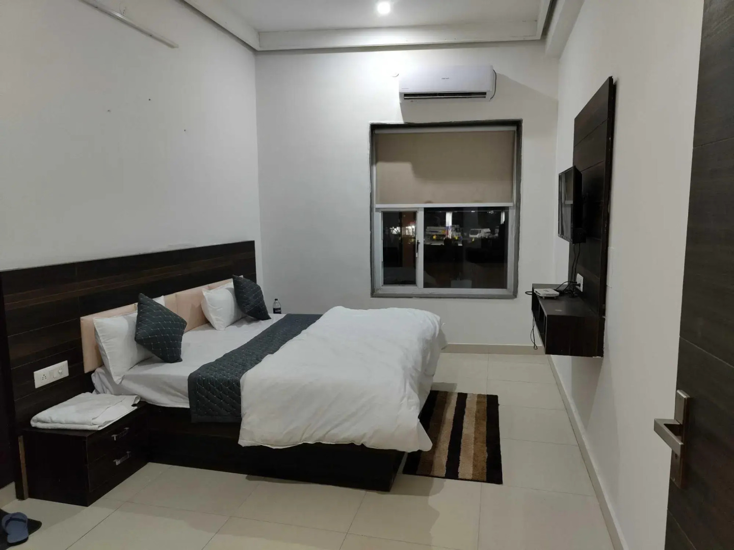Hotel Ru And Banquet Hall By OYO Rooms