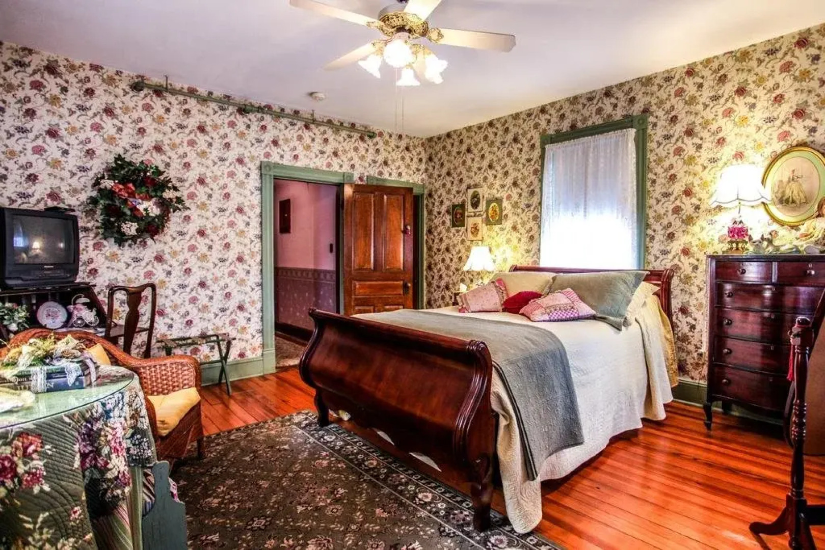 Hollerstown Hill Bed and Breakfast