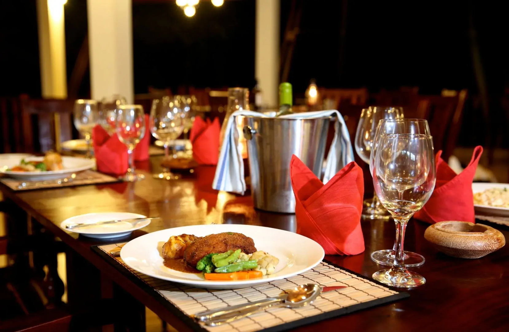 Whispering Palms Hotel