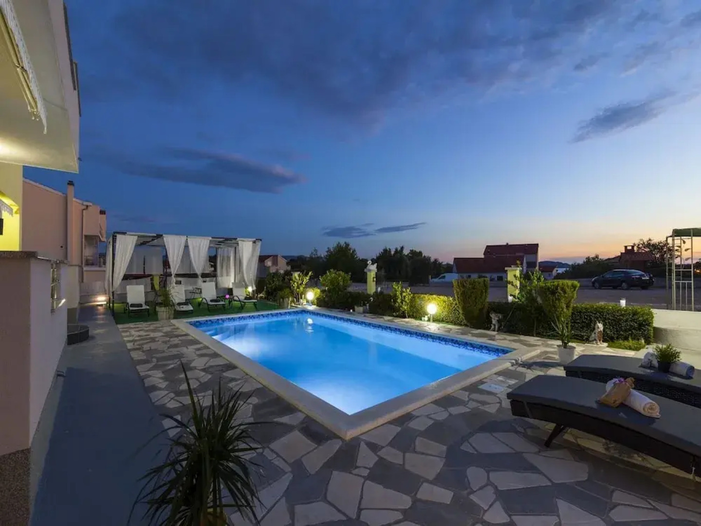 Restful Villa in Brodarica With Sauna