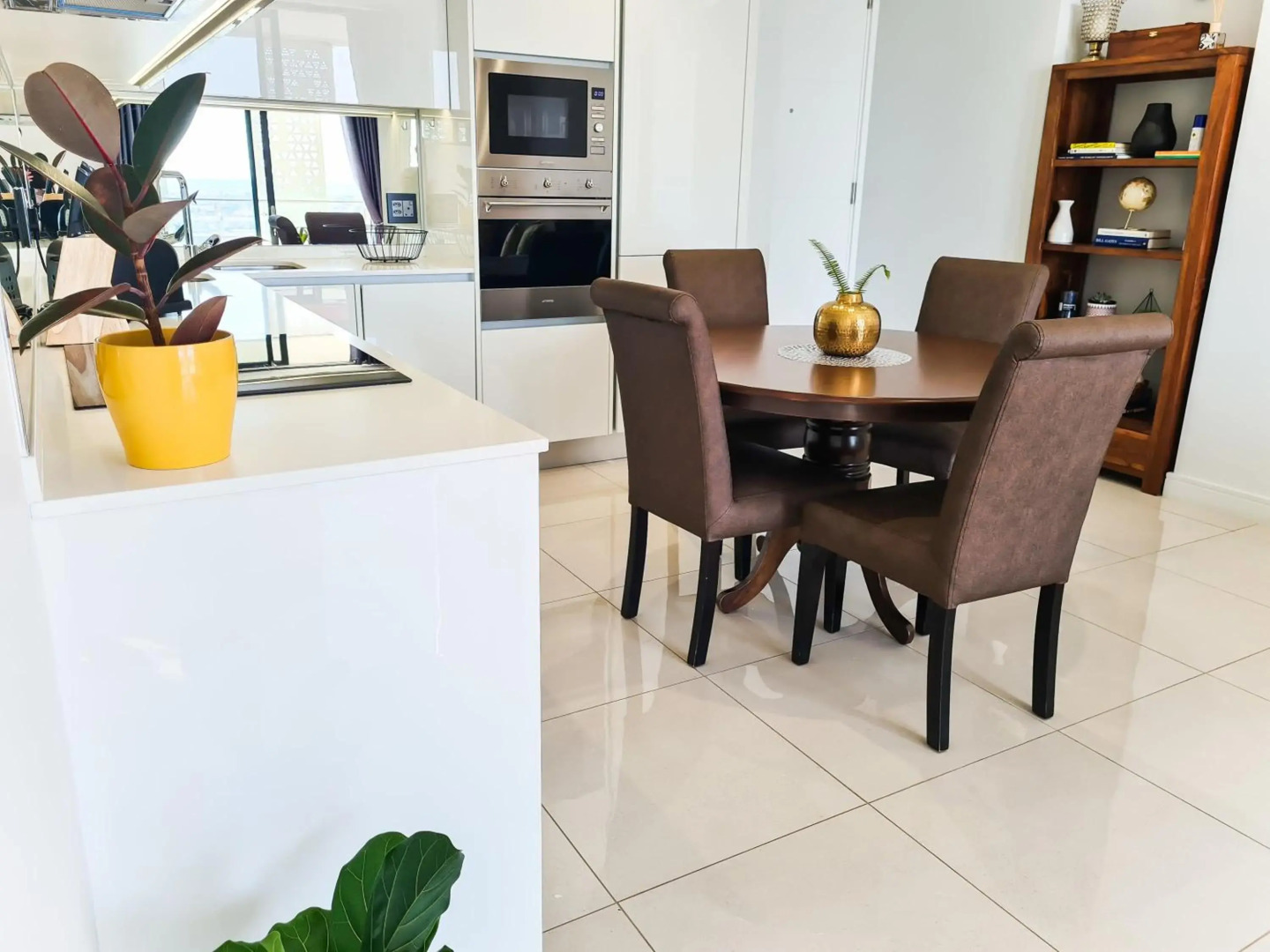 Ellipse Waterfall Upmarket Apartment