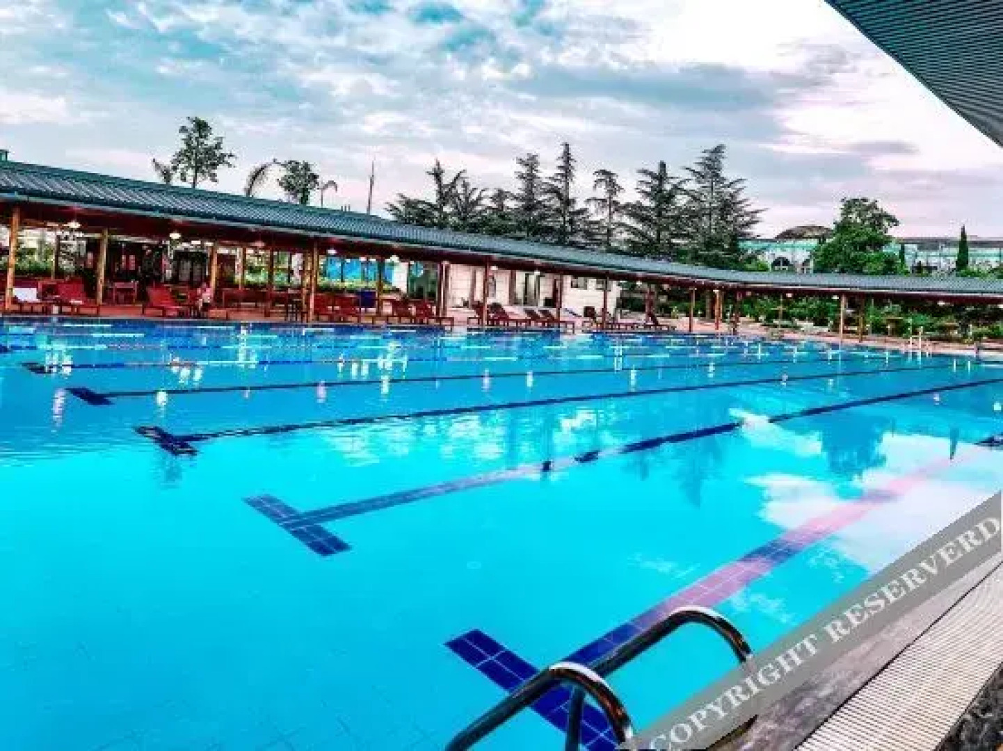 Tanghai Holiday Hotel