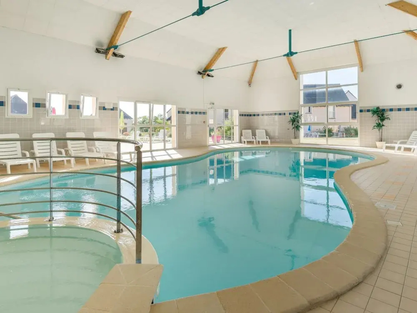 Well-maintained, Linked Holiday Home With Garden and Terrace