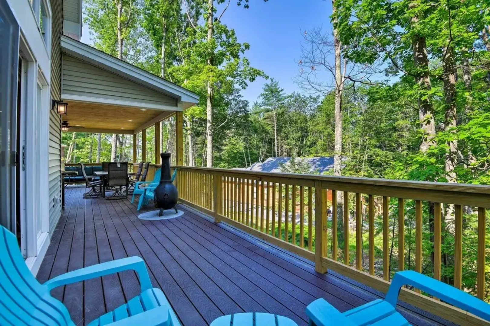 Covered Deck, Grill & Game Room: Gilford House!