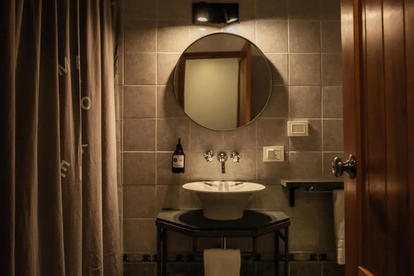 Peninsula Petit Hotel