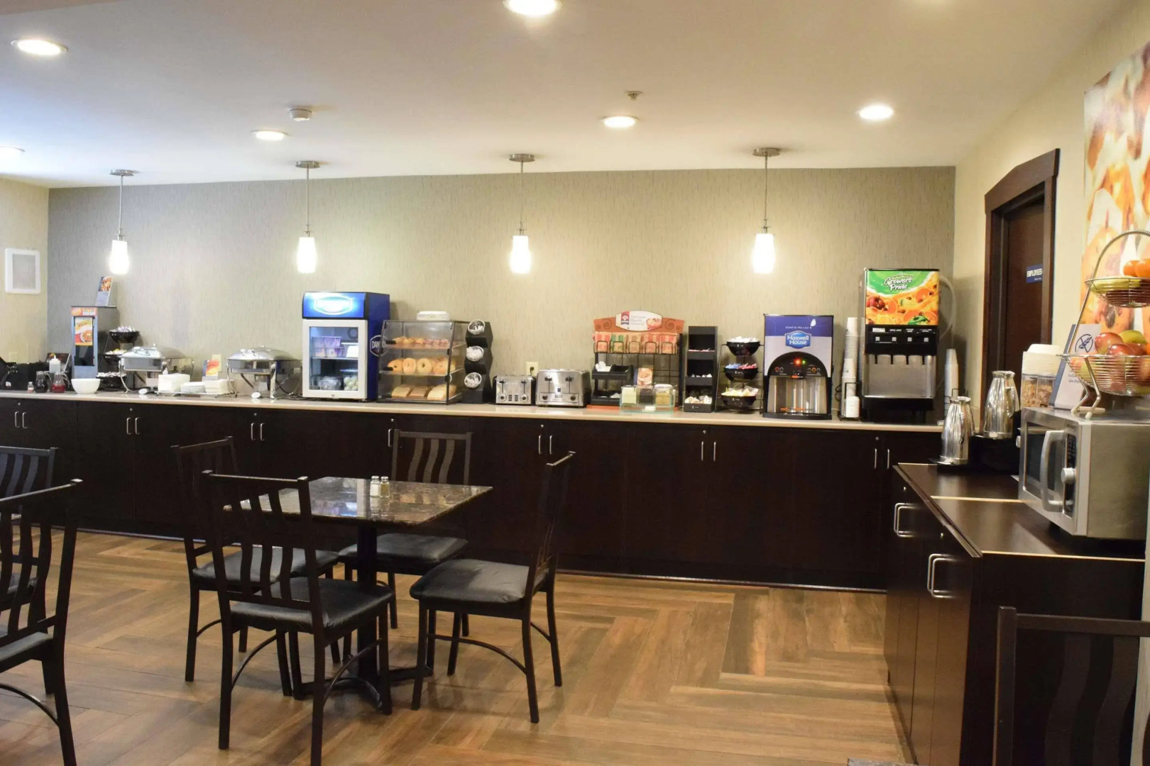 Best Western Crown Inn & Suites