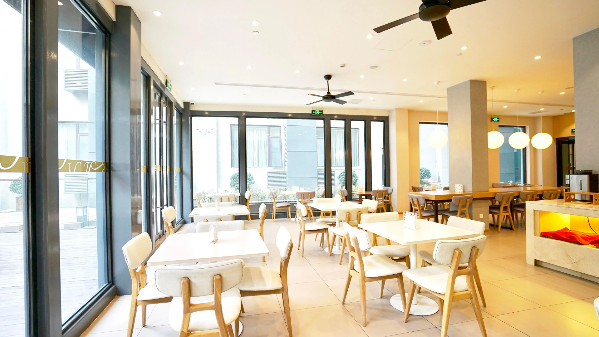 Ji Hotel Shanghai Oriental Pearl Tower