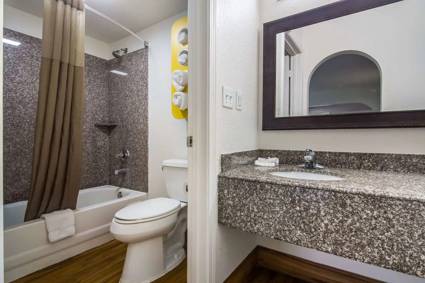 Motel 6 Pensacola, FL - NAS