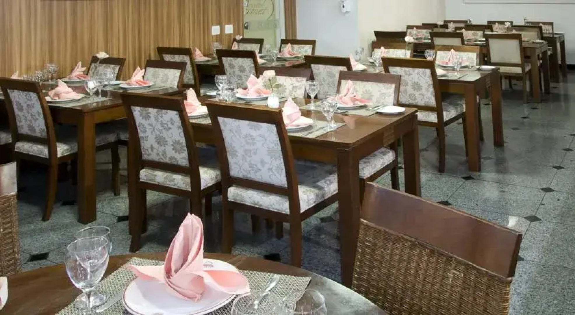 Bristol Golden Plaza Hotel