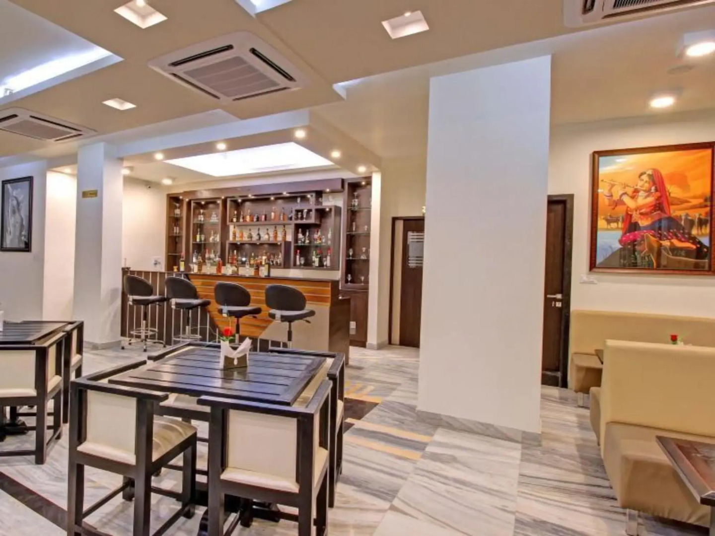 Hotel Nawalgarh Plaza