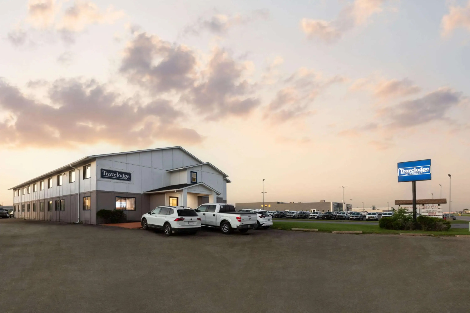 Travelodge by Wyndham Redwood Falls