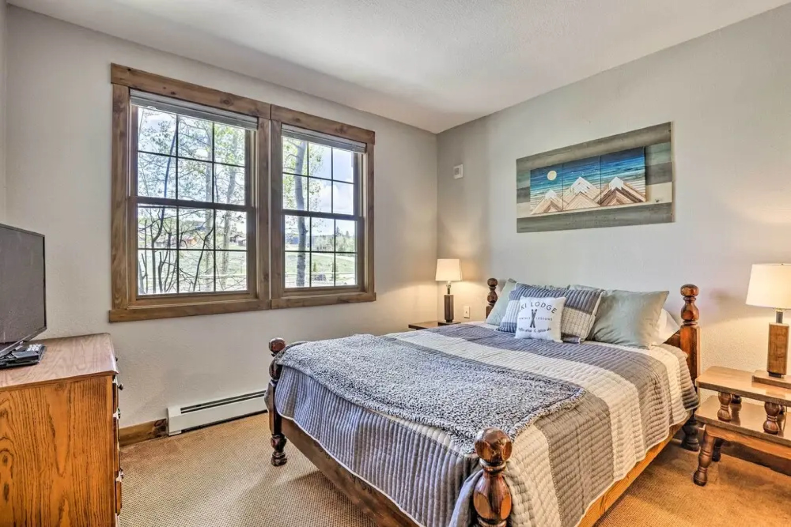 Idyllic Condo w/ Grill < 1 Mi to Granby Ranch