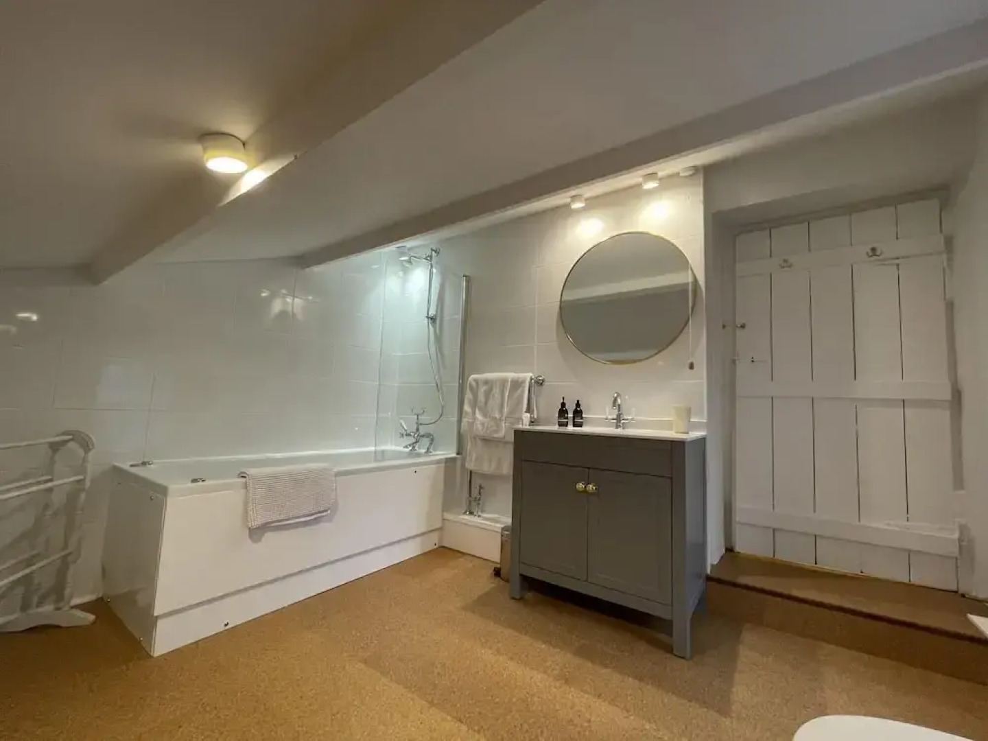 Simple Luxury in Brecon Beacons Village House