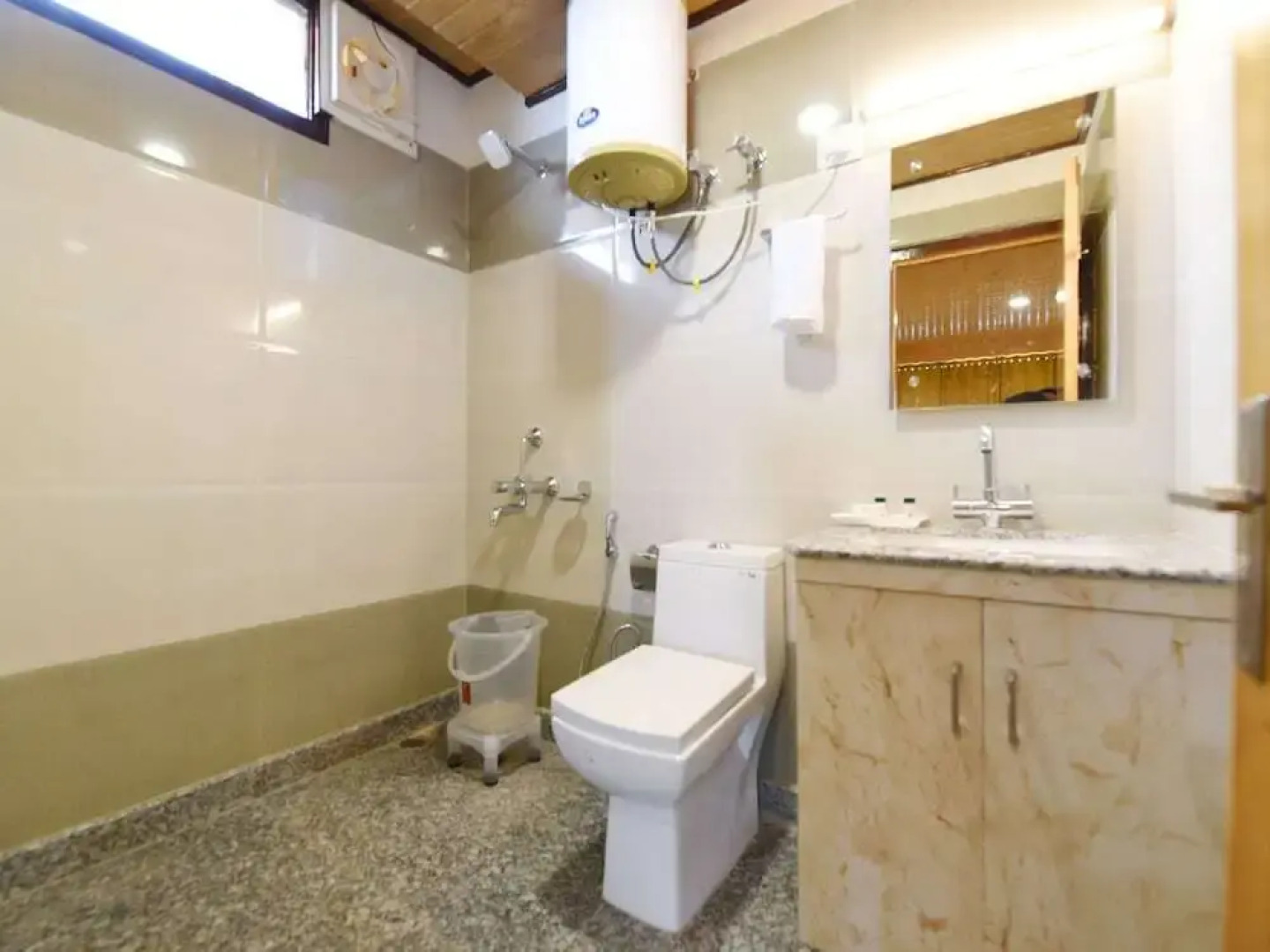 OYO 14776 The Tikker