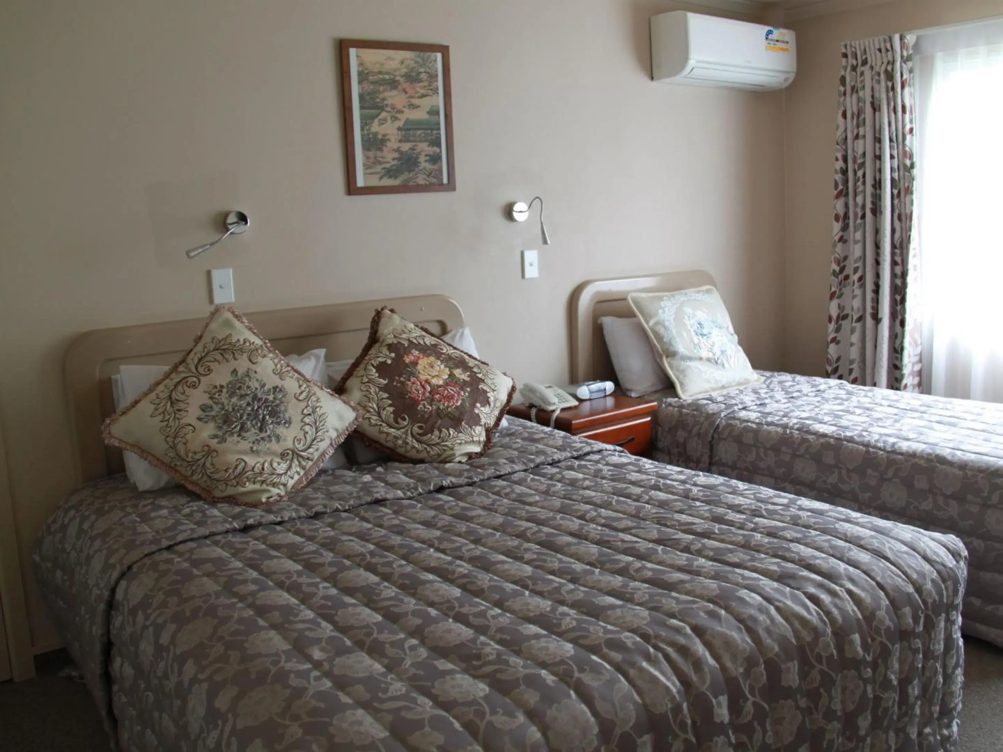 Asure Camelot Arms Motor Lodge