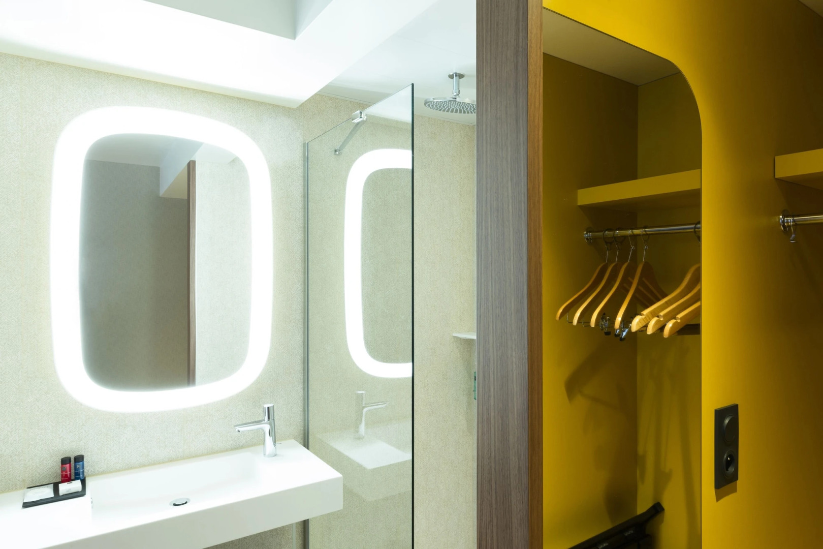 Hotel Oceania Paris Porte de Versailles