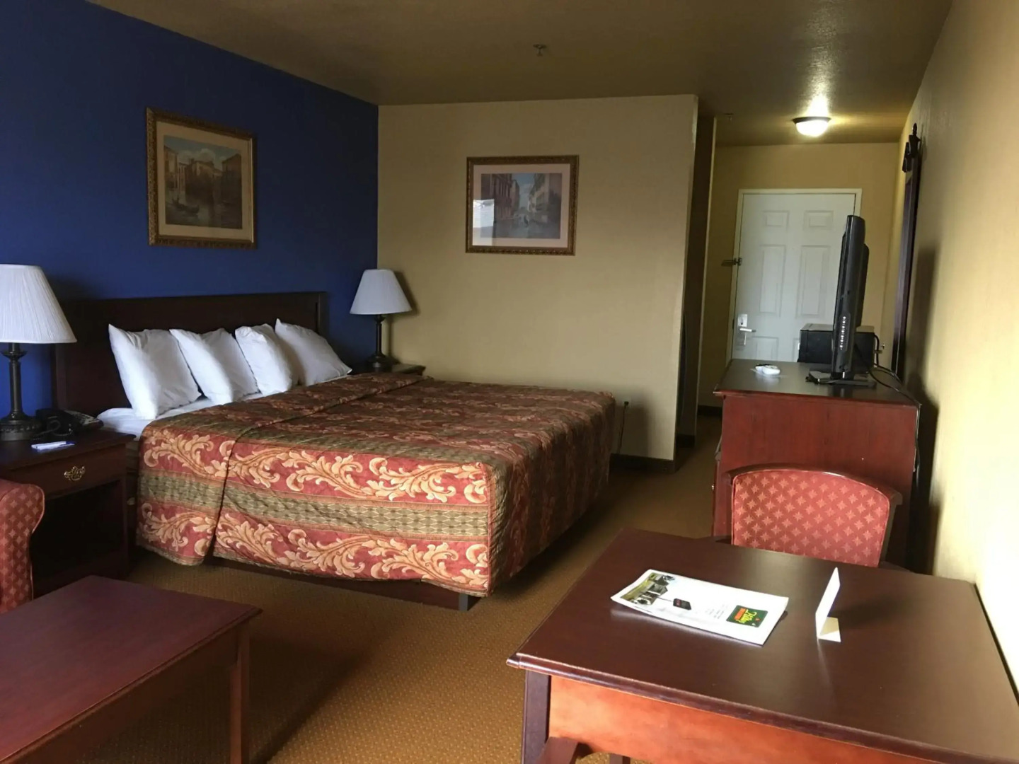 Hilltop Inn and Suites