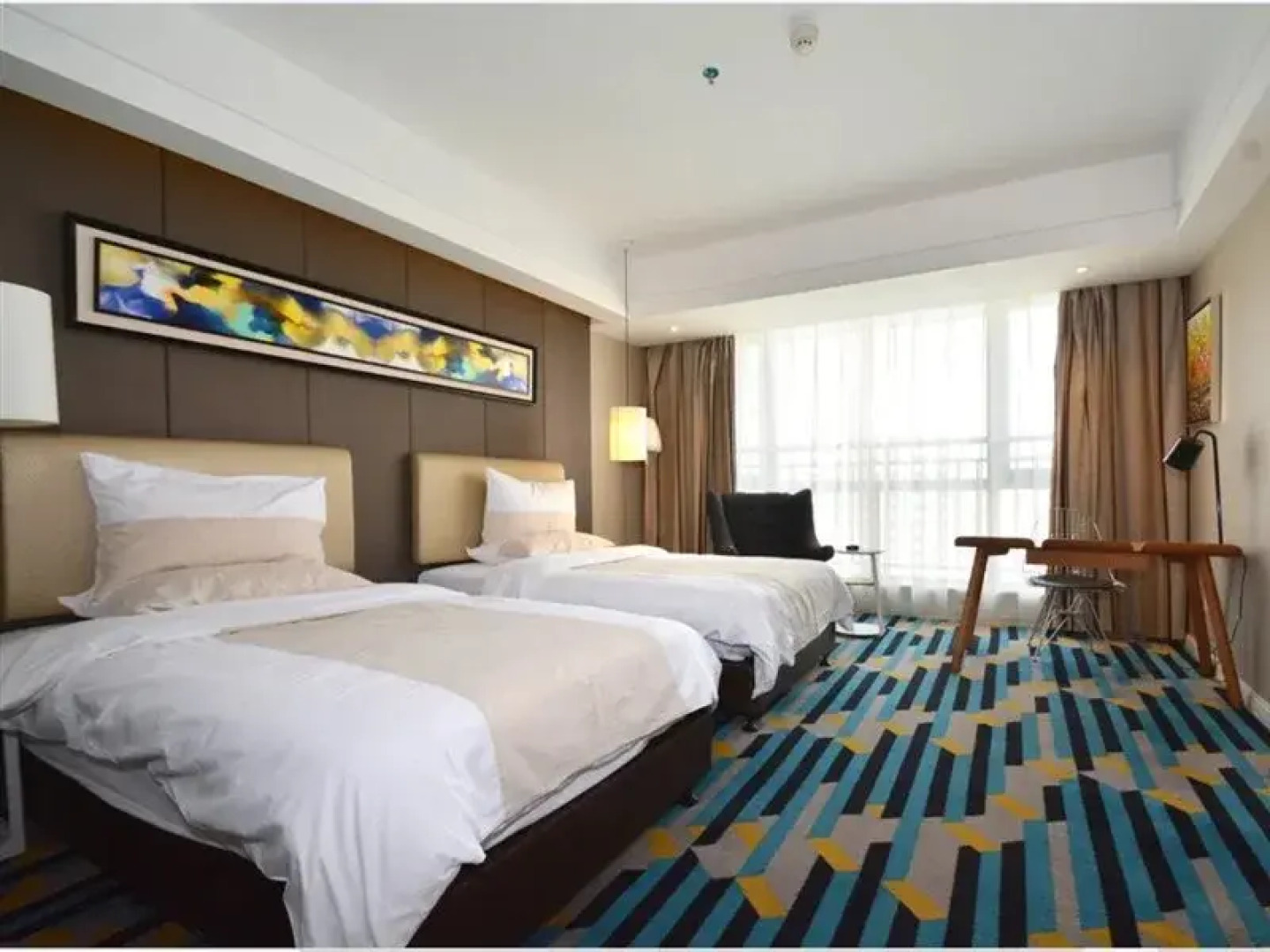 Moore Harbor Fashion Hotel