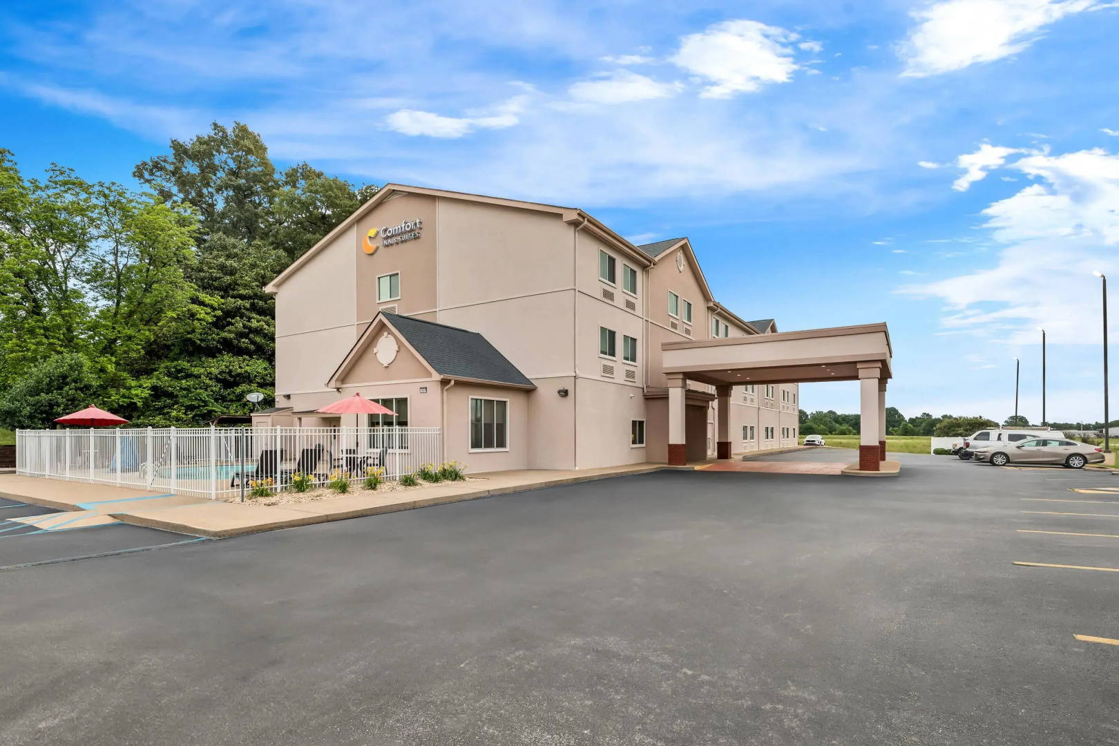 Comfort Inn & Suites Tuscumbia - Muscle Shoals