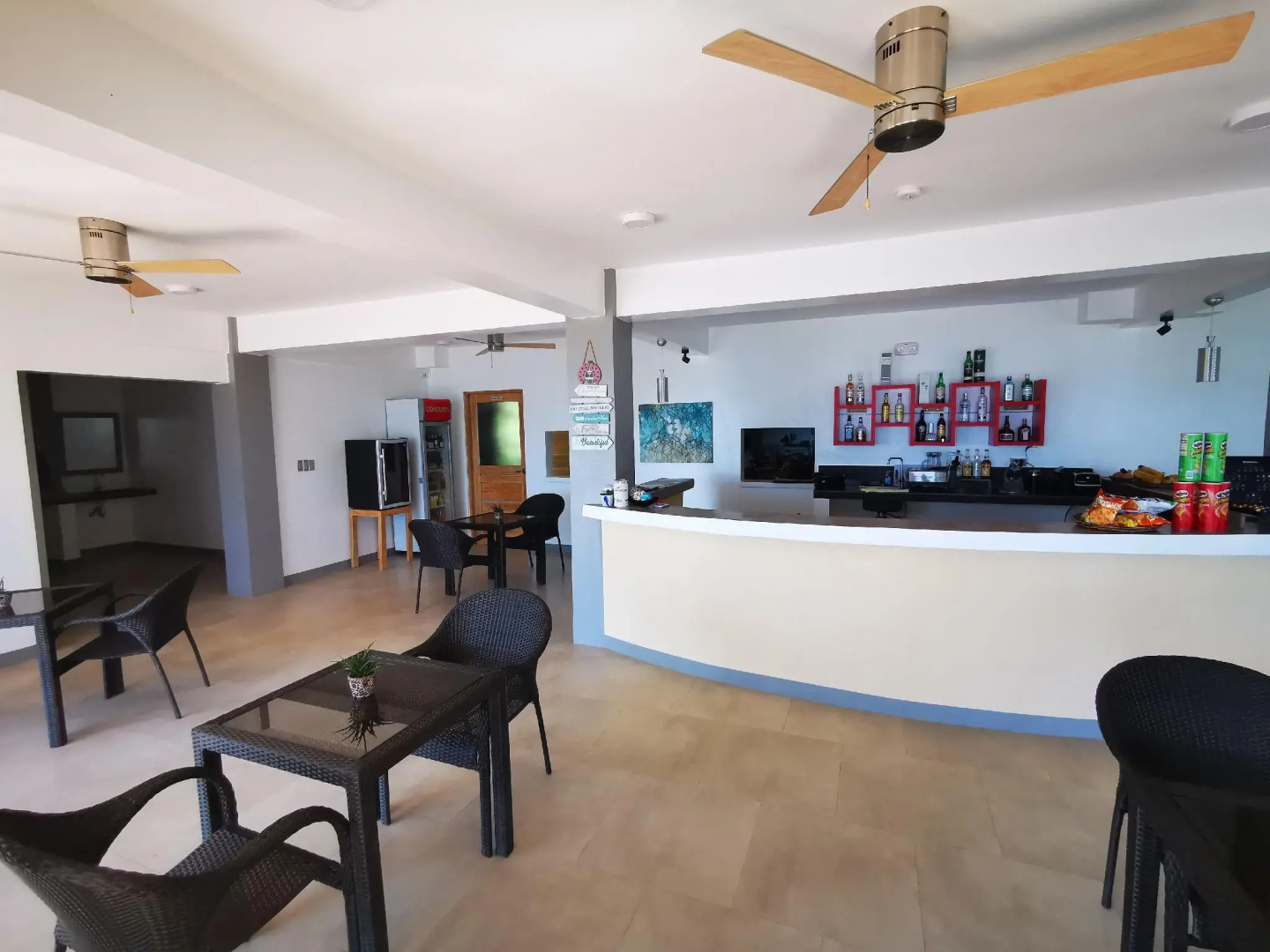 Sunset Cove Beach & Dive Resort