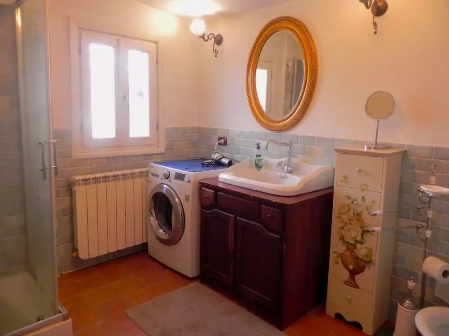 Holiday Home with Private Swimming Pool near Sea