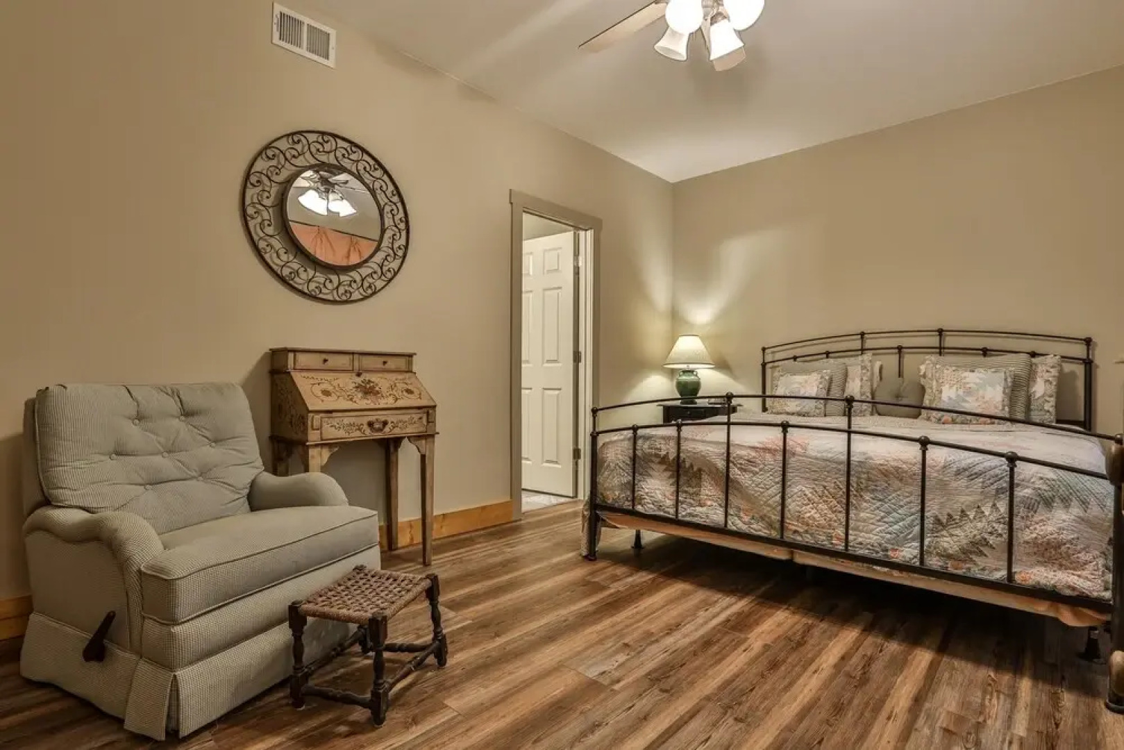 2 Duck Creek Cottage