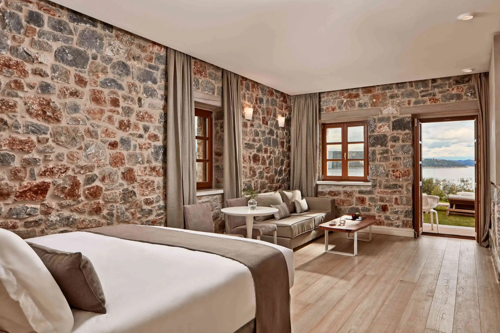 100 Rizes Luxury Sea Side Resort.