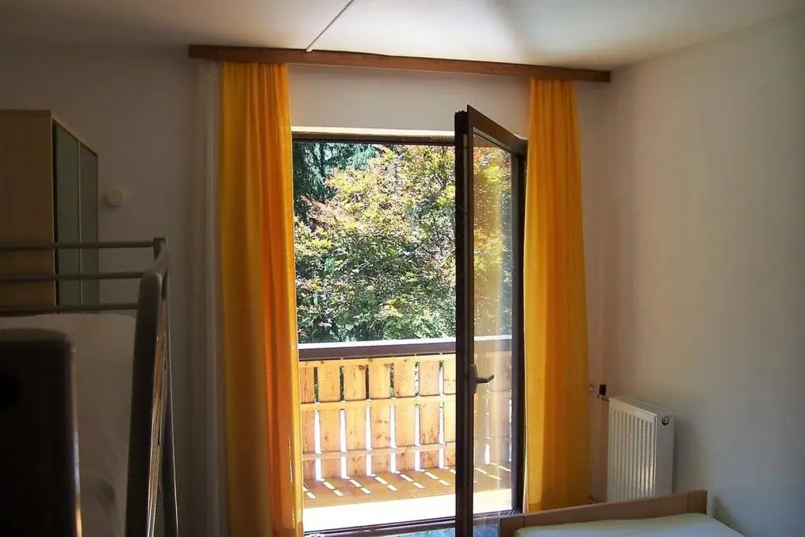 The Treehouse Backpacker Hotel