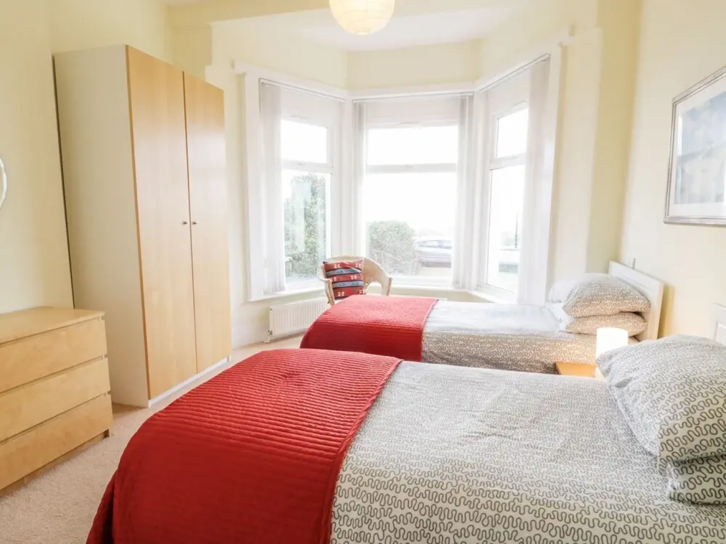 Apartment 1, 10 Marian y Mor