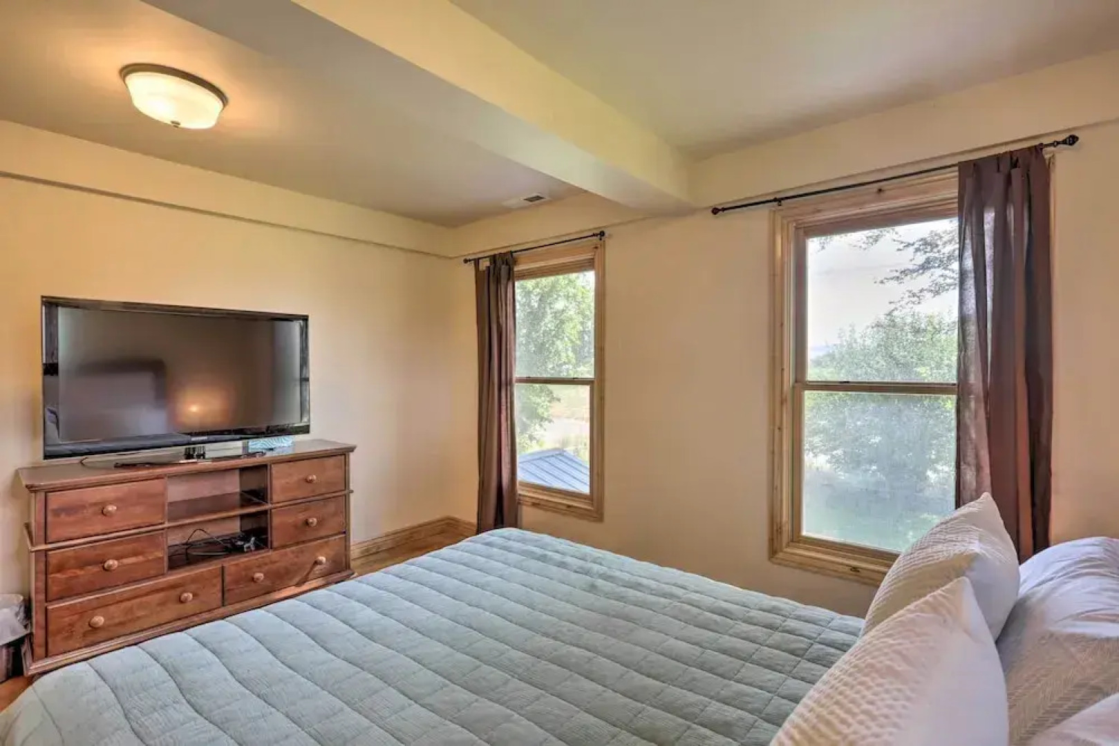 Fruita Victorian Home w/ Hot Tub + Mountains!