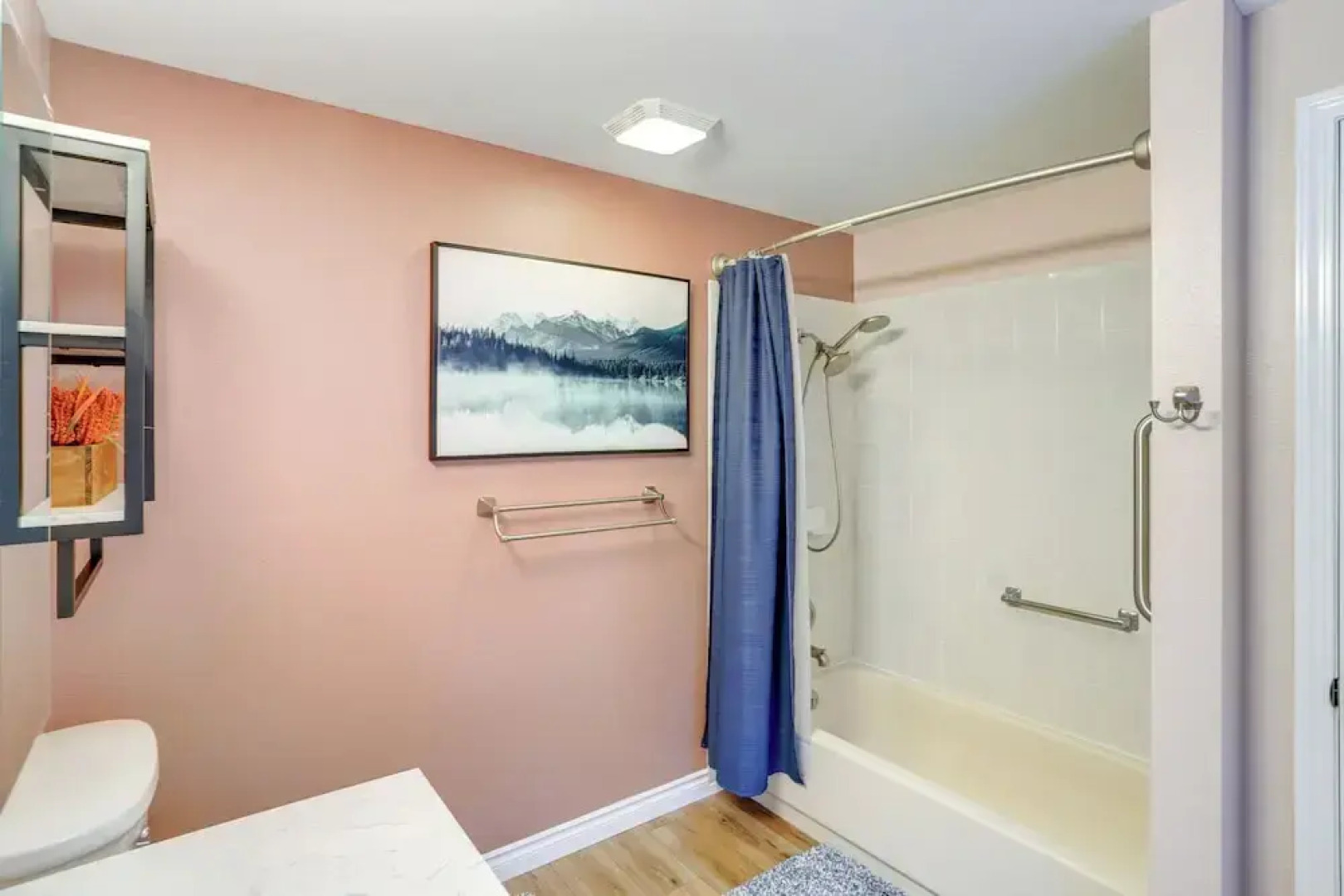 'northern Bliss' Modern Mtn-view Home in Fairbanks