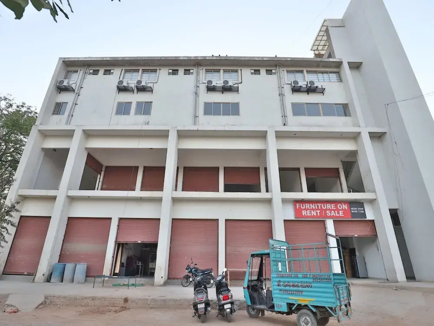 Collection O 12462 Hotel Shiv Inn