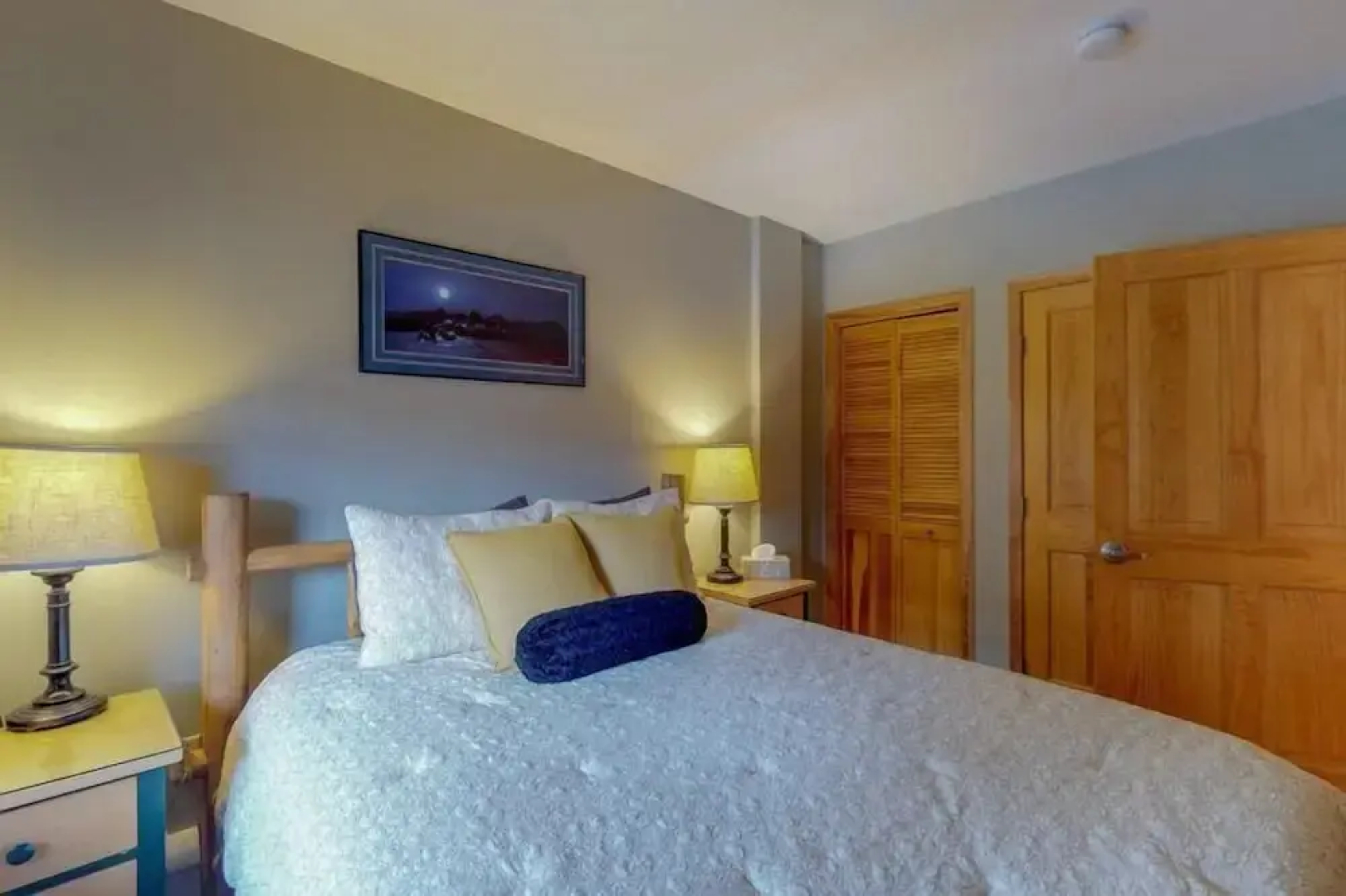 1 Bedroom Mountain Condo in the Heart of River Run Village within walking distance to ski lift