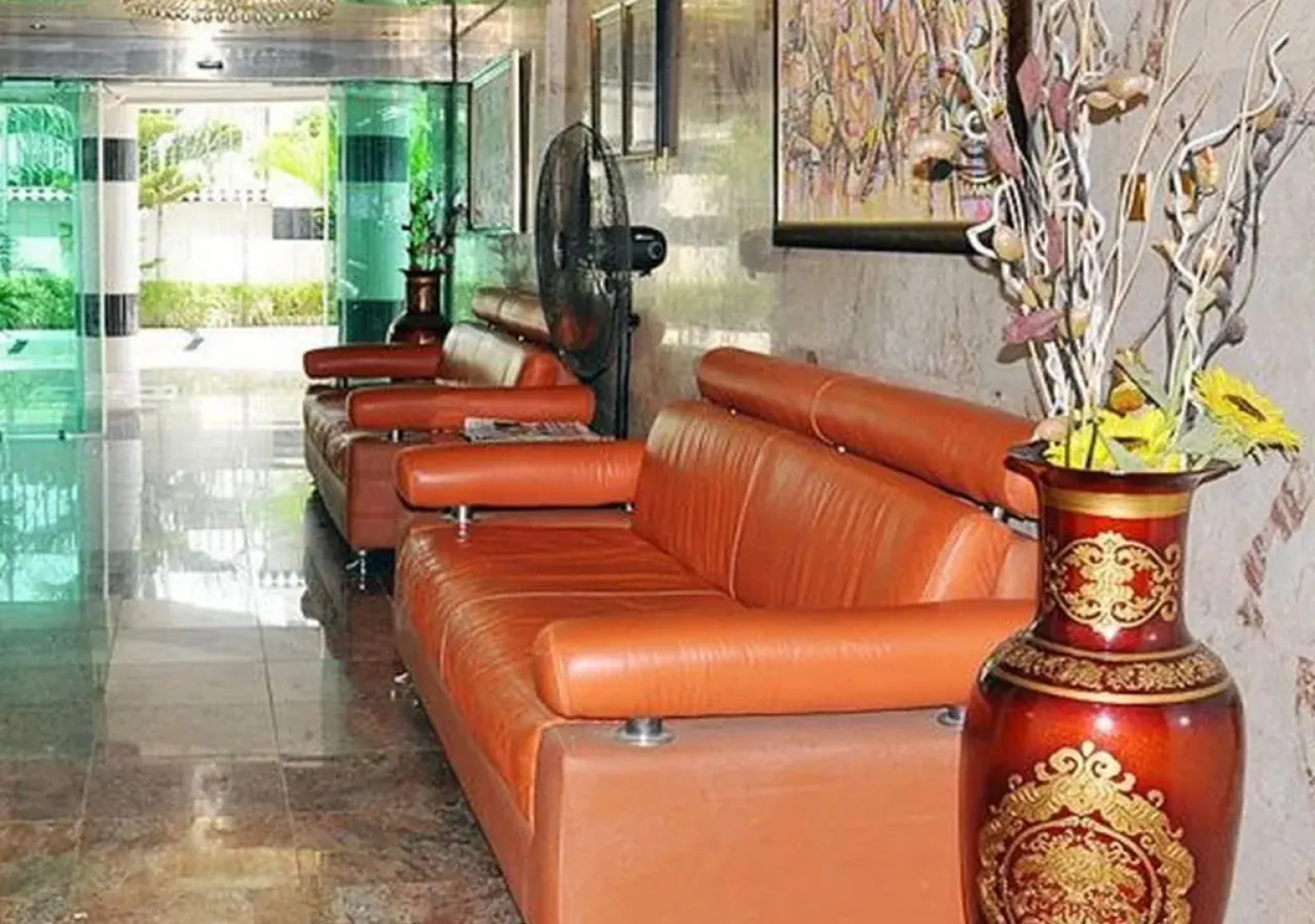 Royalview Hotel And Suites