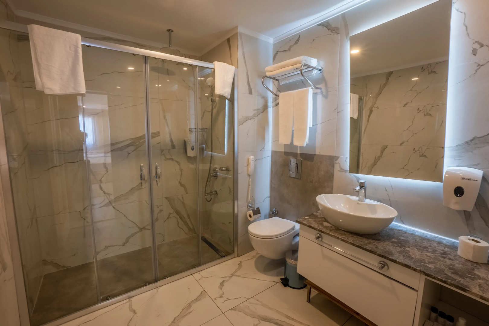 Long Beach Club Nature