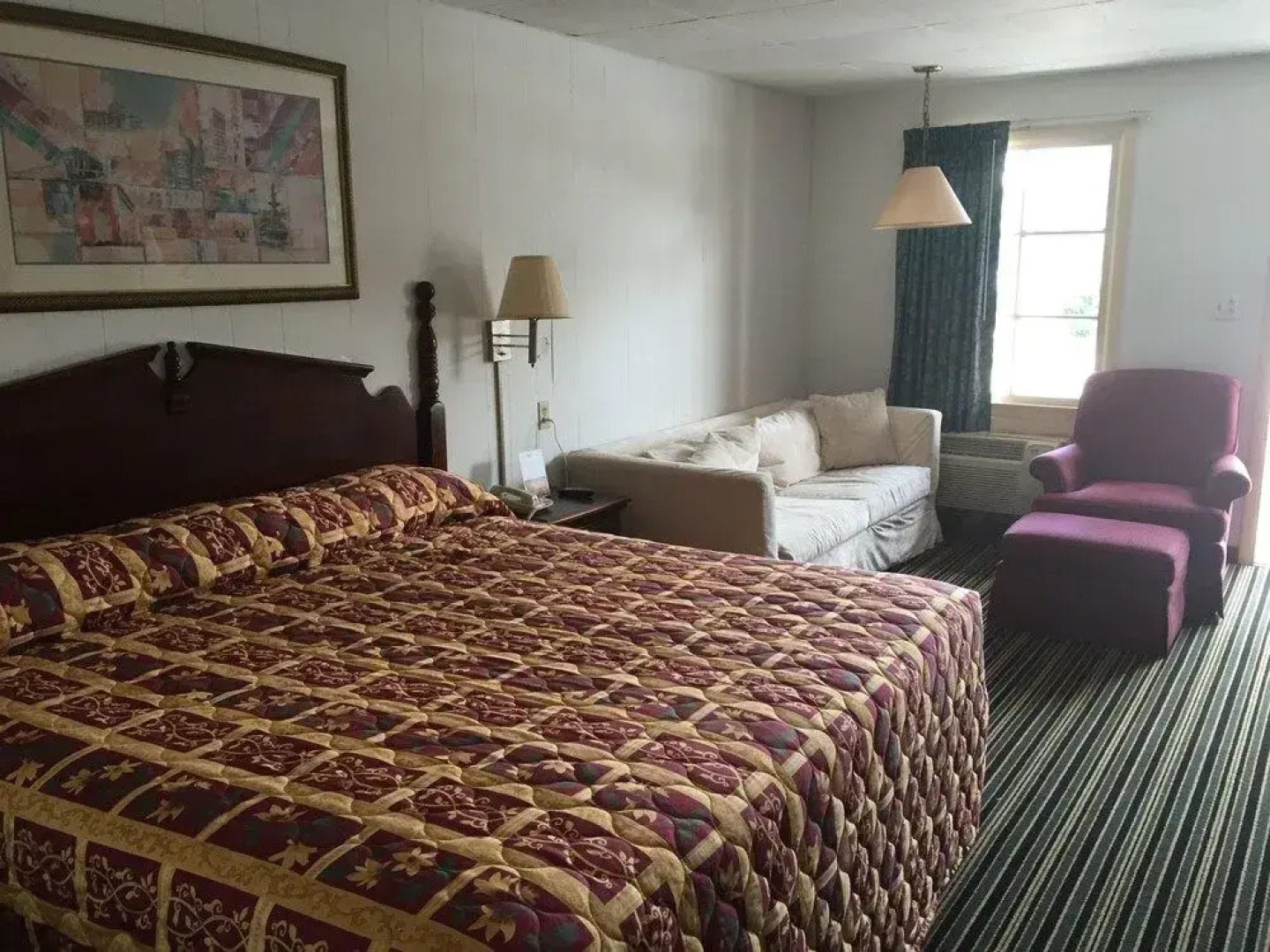 Scottish Inn & Suites