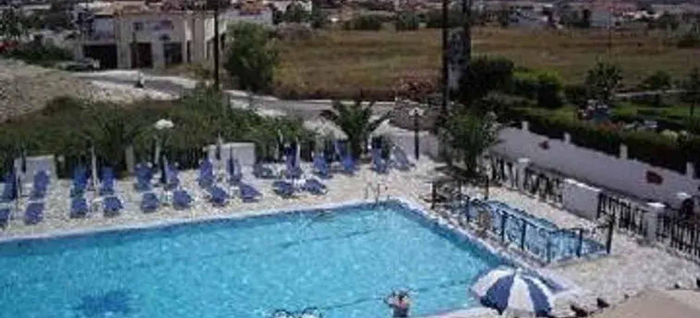 Pelouzo Hotel