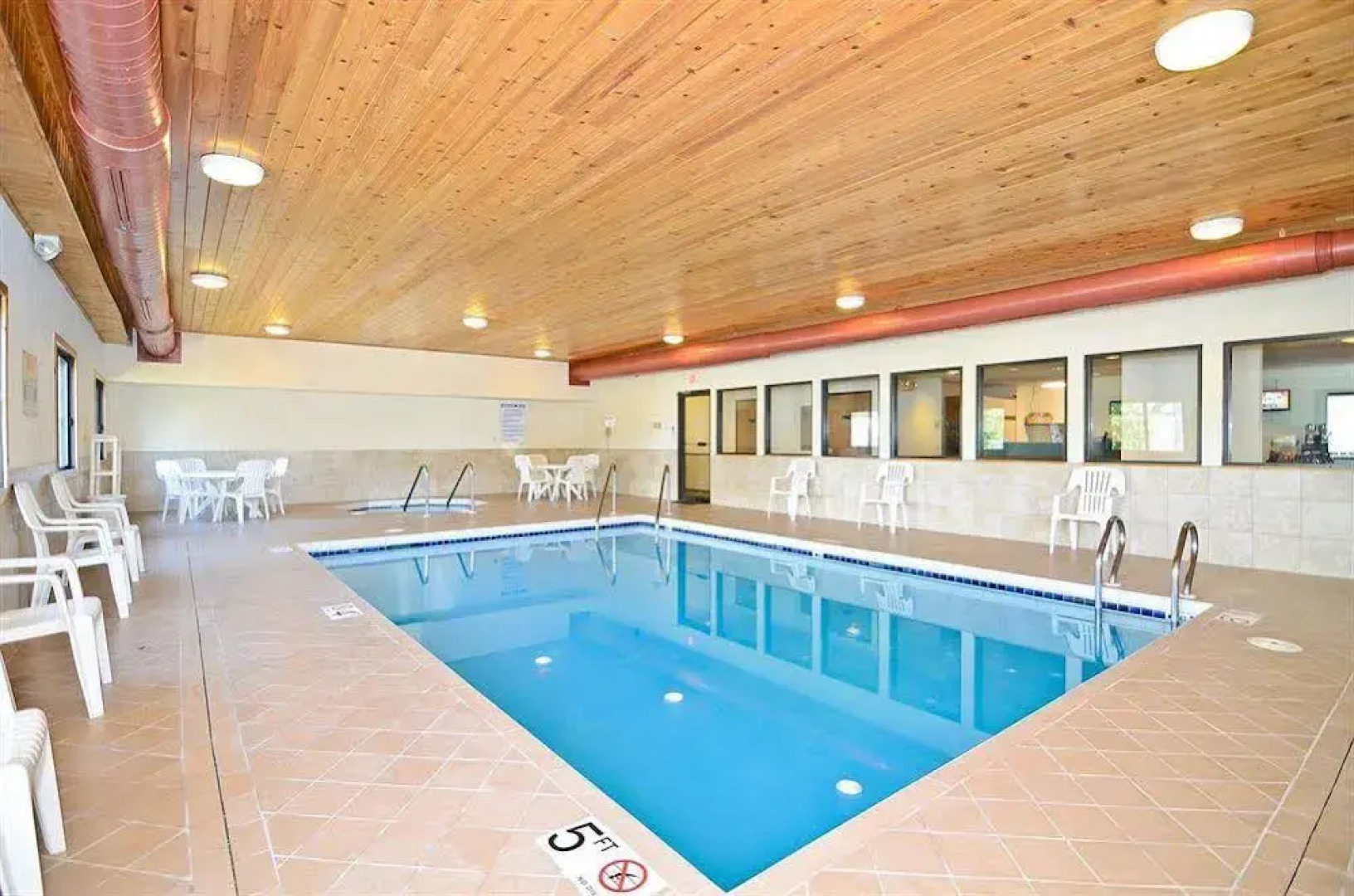 Super 8 Hayward Wisconsin