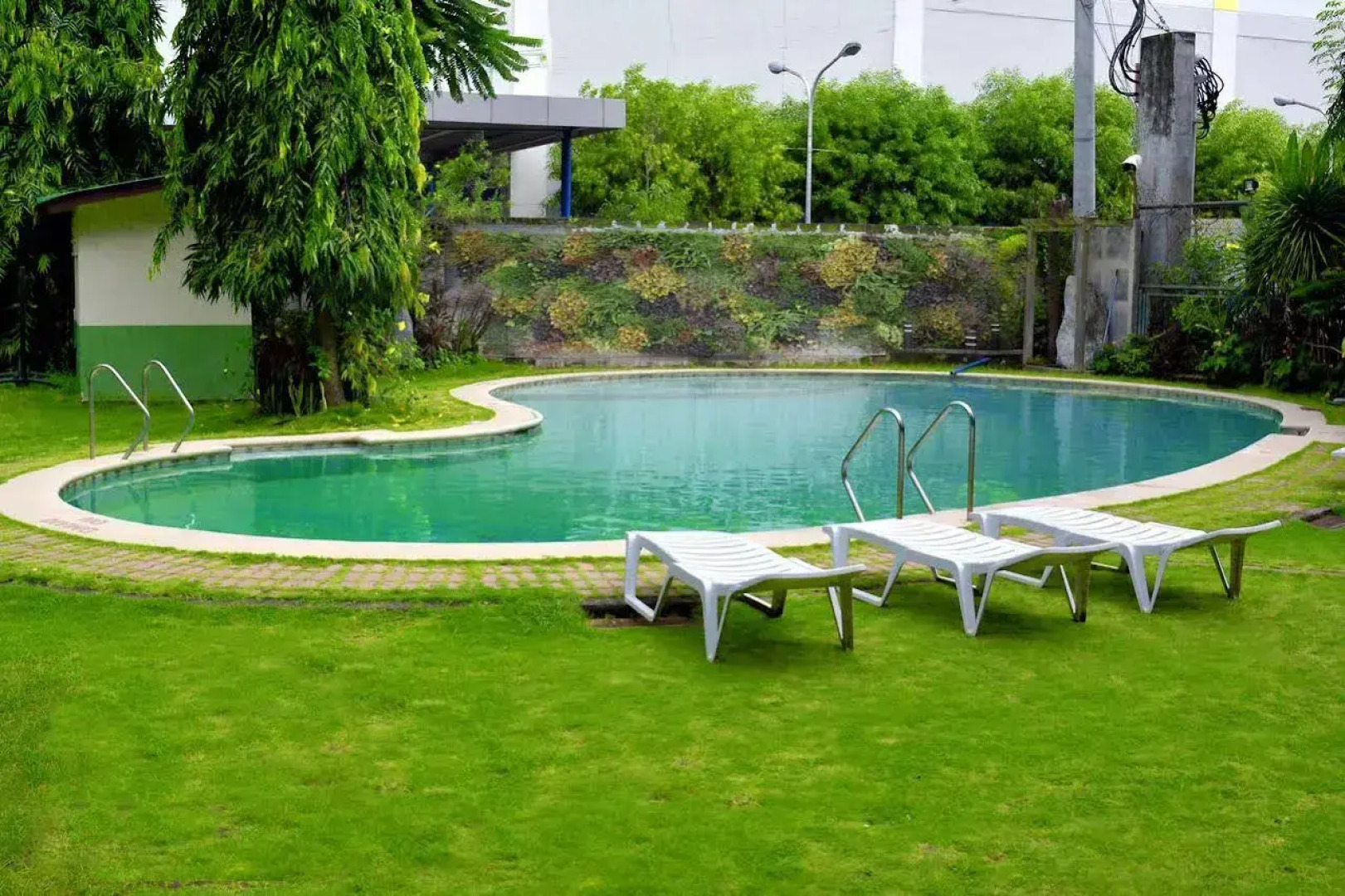 Days Hotel by Wyndham Batangas