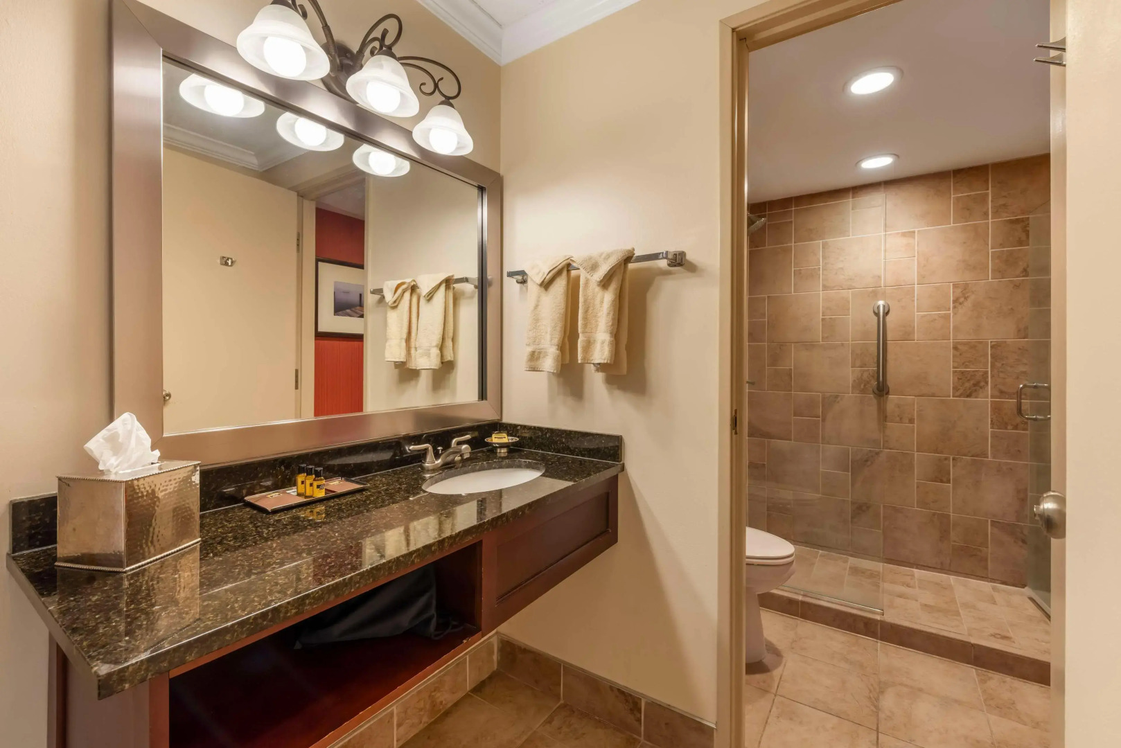 Best Western Plus White Bear Country Inn