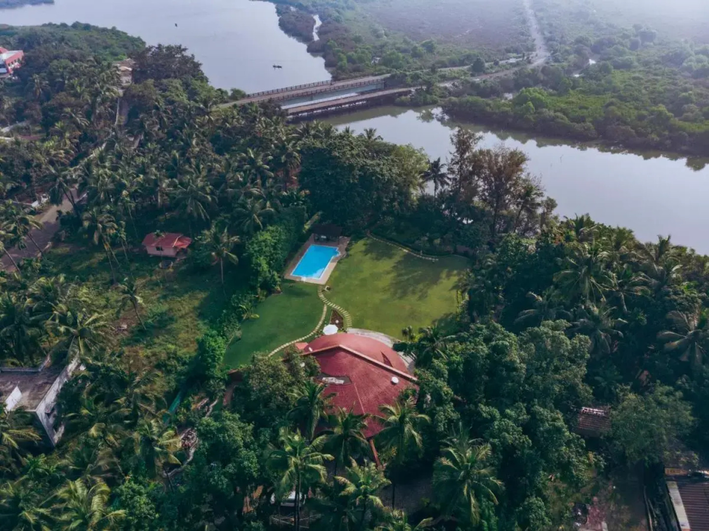 LohonoStays Villa Lani