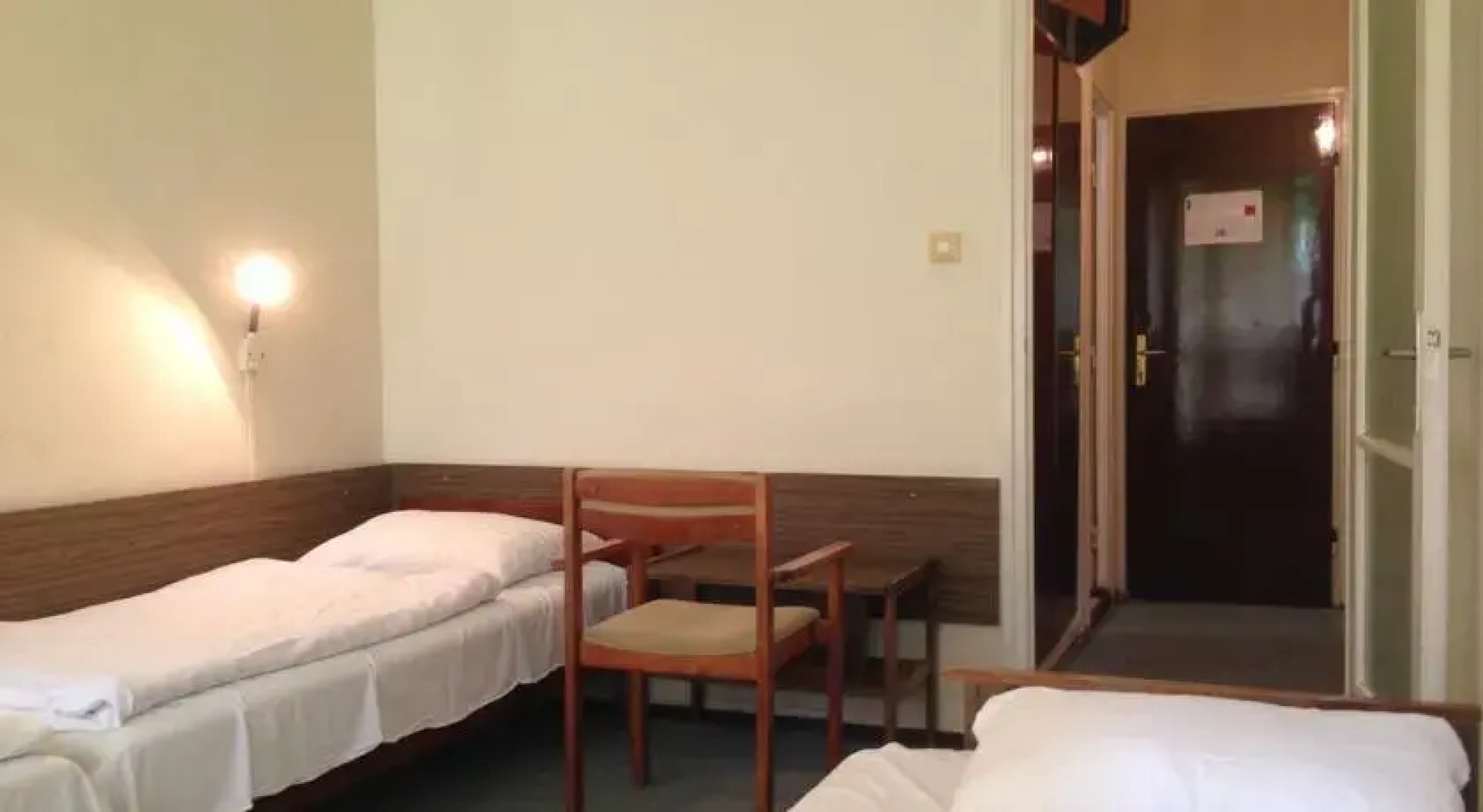 Party Beach Youth Hostel