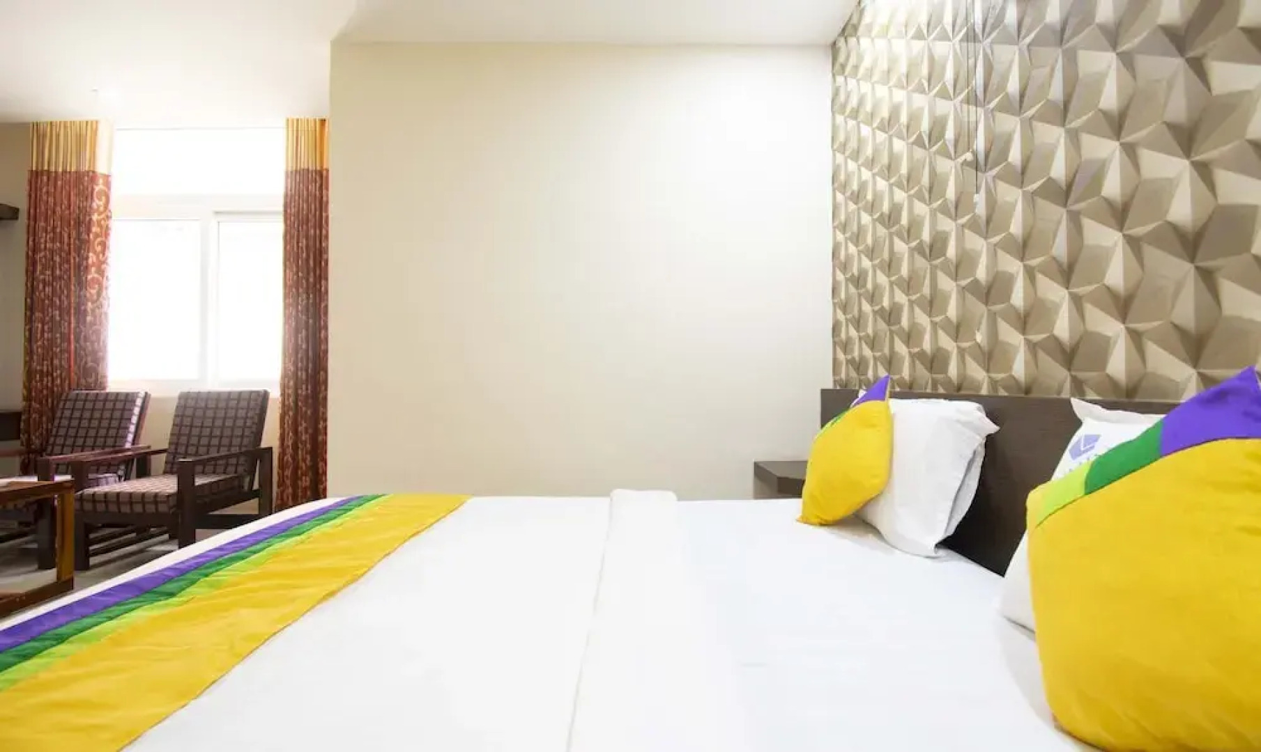 Treebo Trip Lumino Rainbow