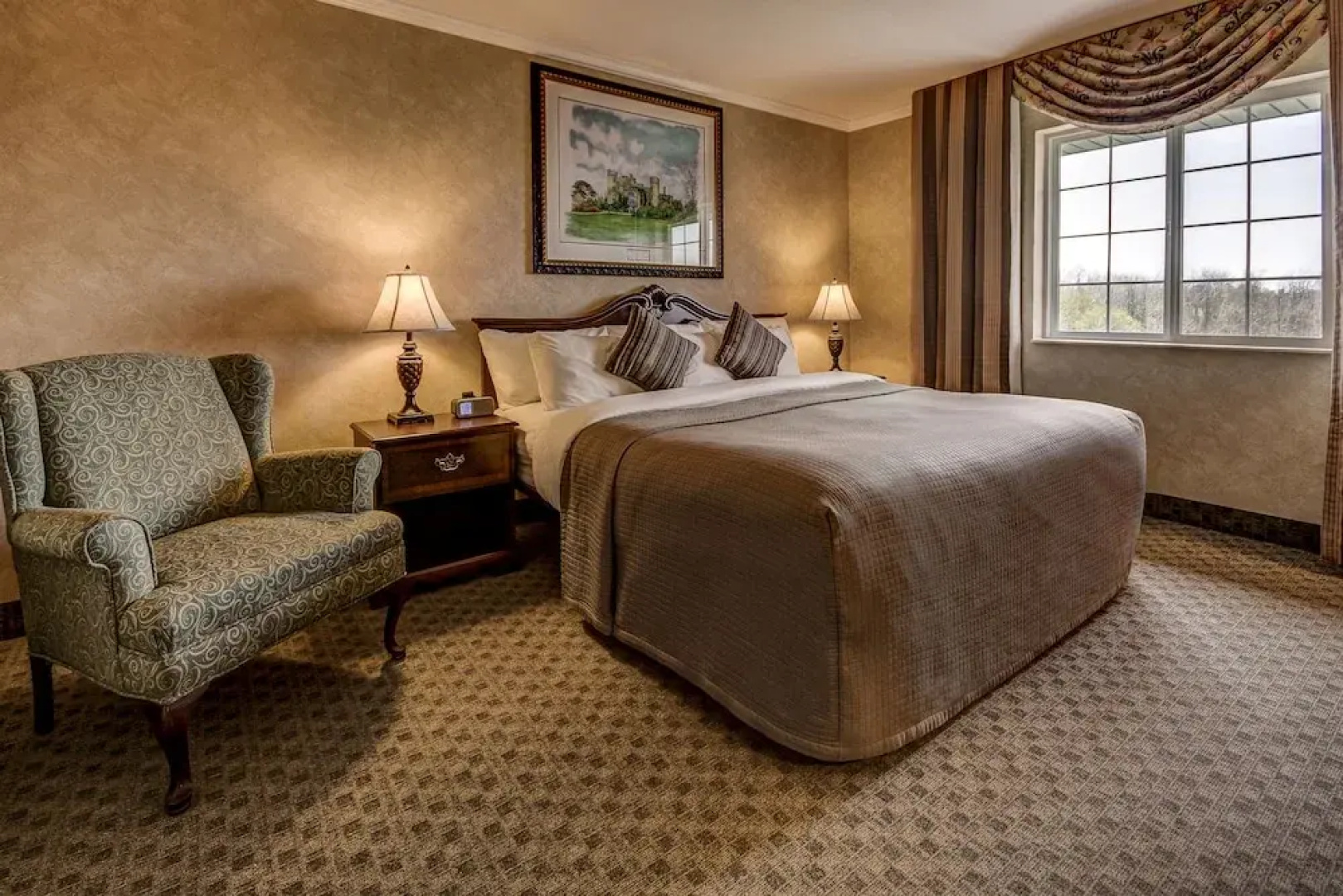 Irish Cottage Inn & Suites
