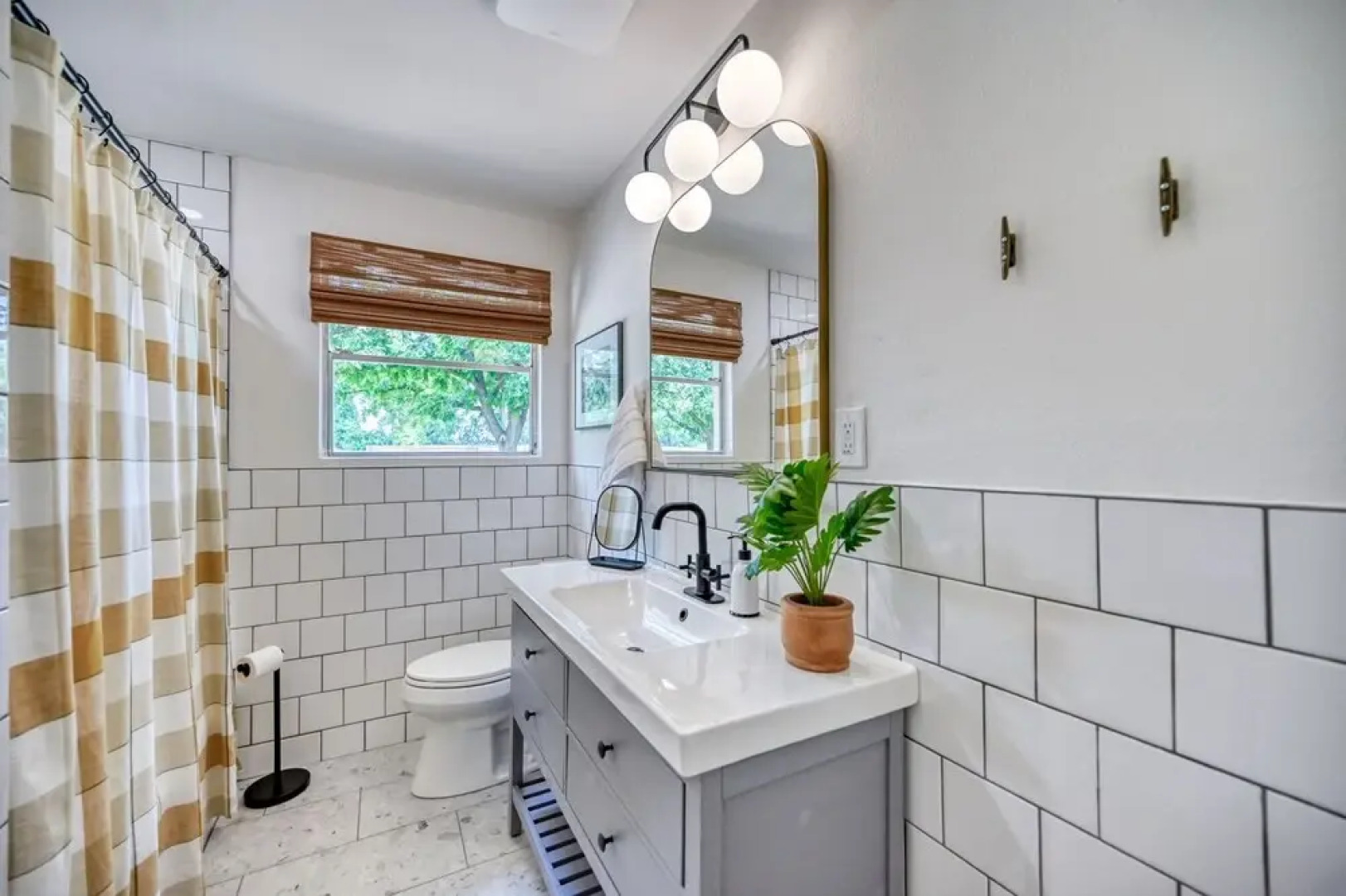 Luxury Lakefront Oasis W/Boat Dock-Firepit