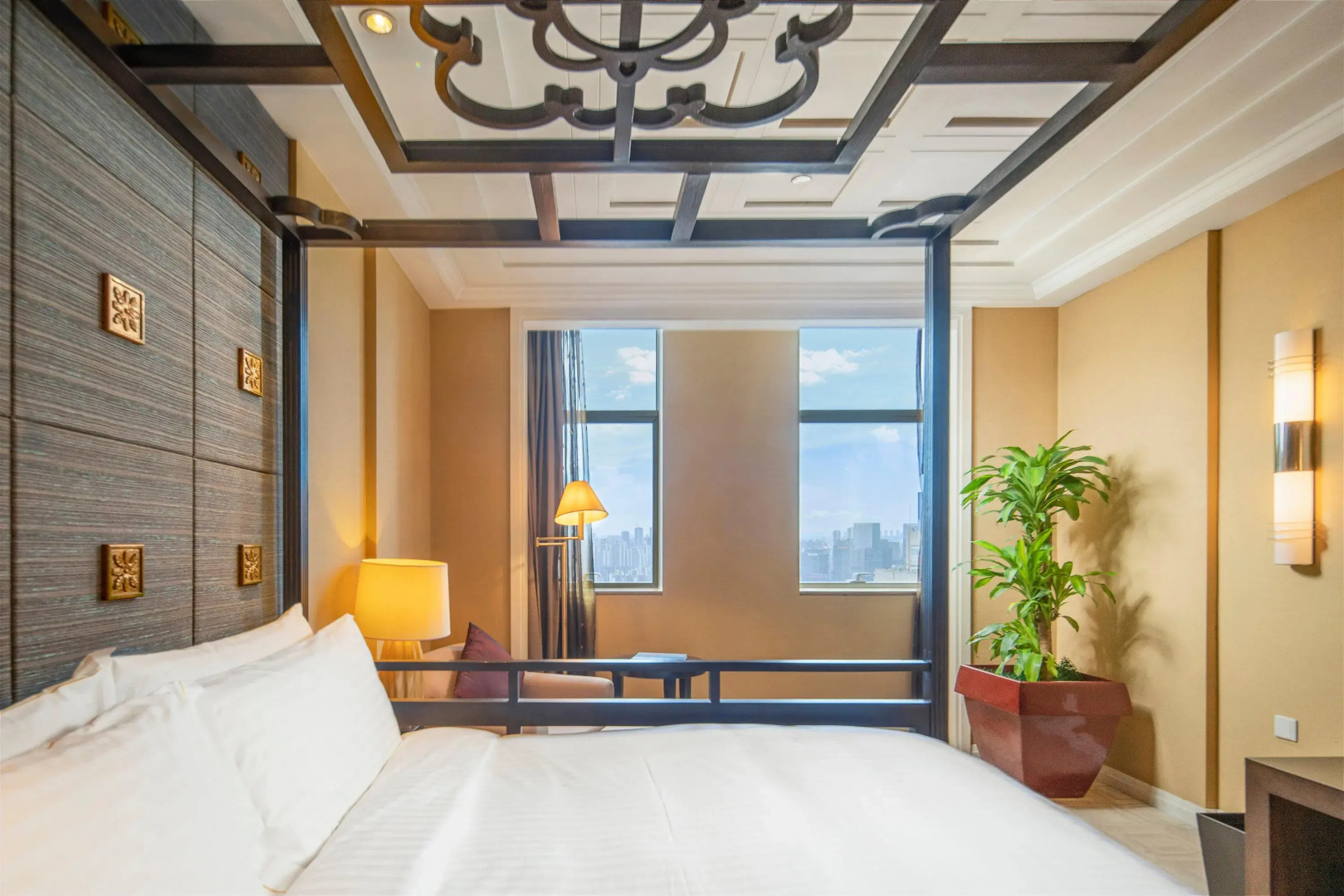 Crowne Plaza Chongqing Jiefangbei(Formerly InterContinental Chongqing)