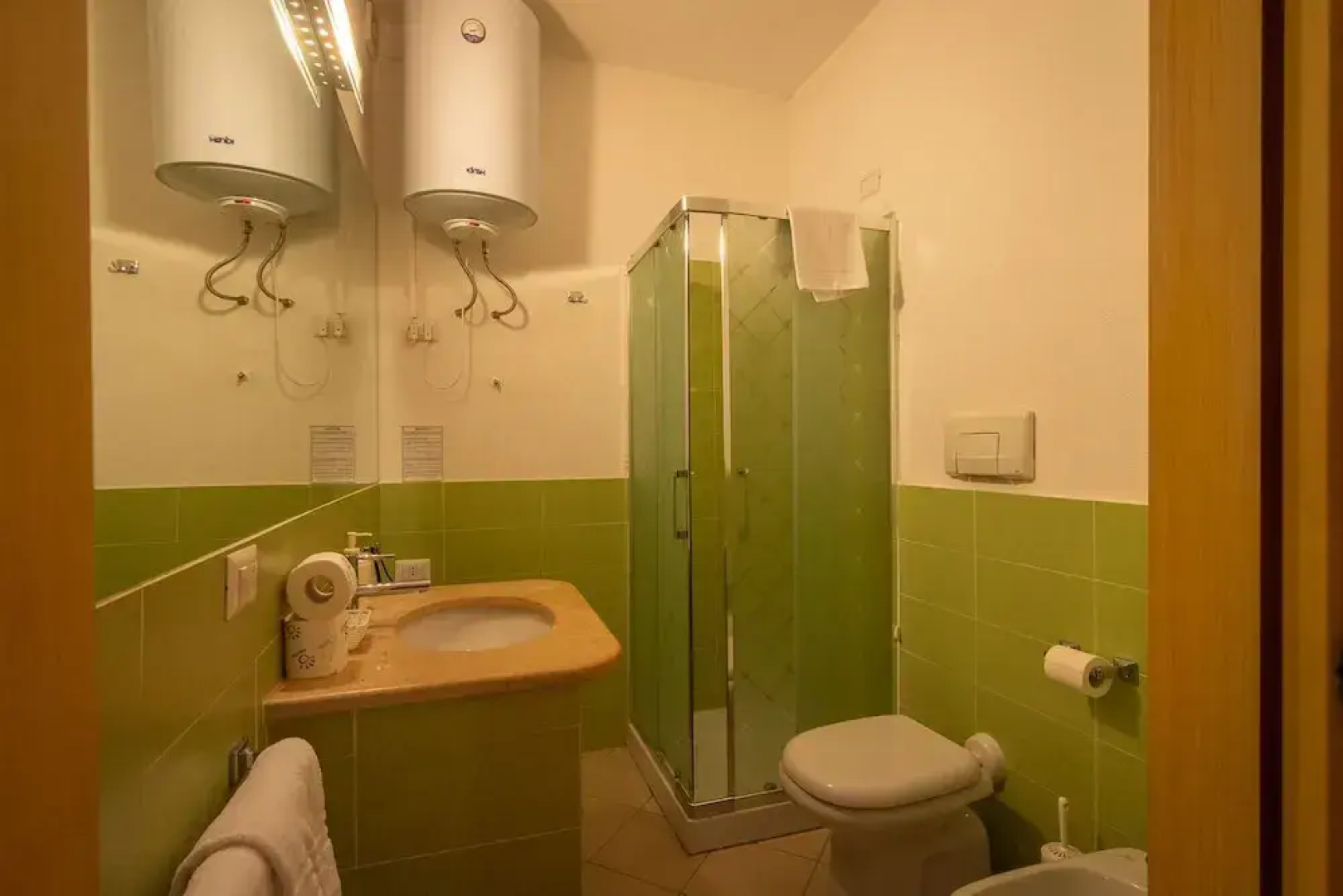 Delta rooms