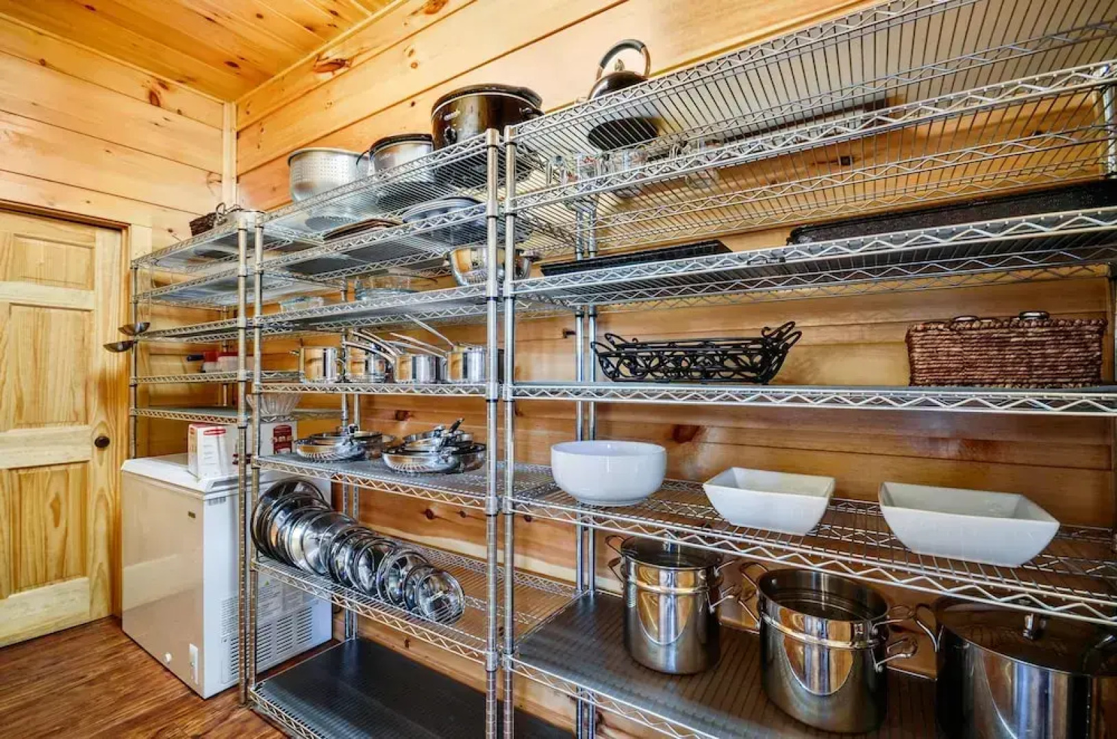 Gatlinburg Mansion 14 Bedroom Cabin by RedAwning