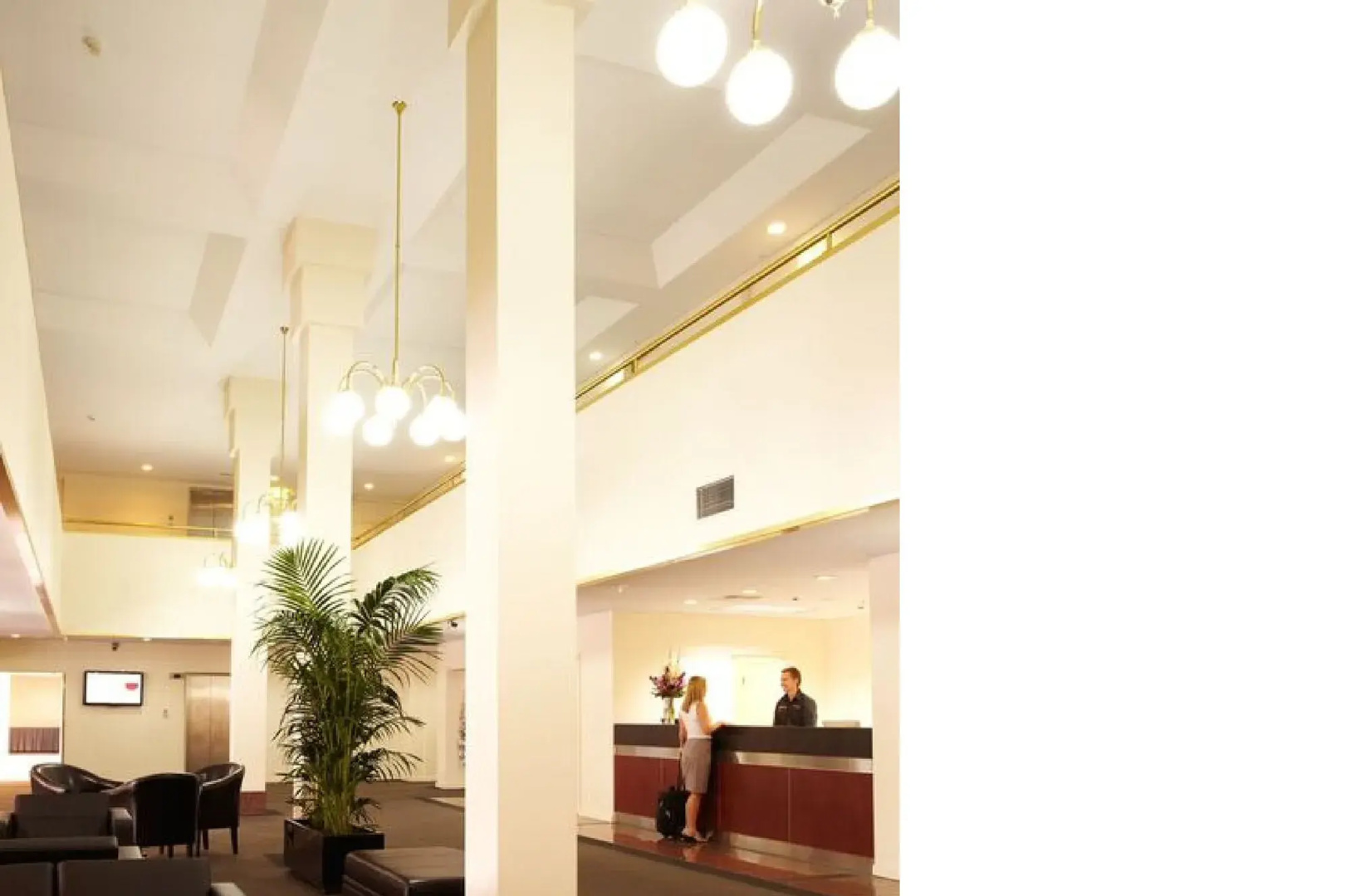 Comfort Hotel Adelaide Meridien