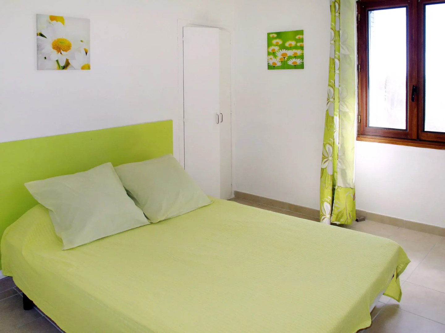 Holiday Home Les Lauriers Roses (LRG490)